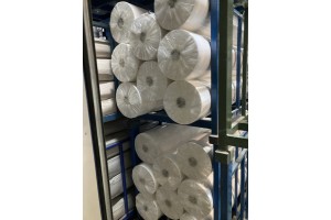 Sonderposten Weiße Non-Woven Vlies 20.000 MTR