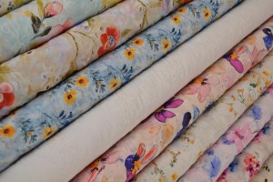 Baumwollstickerei mit Motiven
