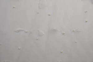 Mesh feather and pearls 09-00 white