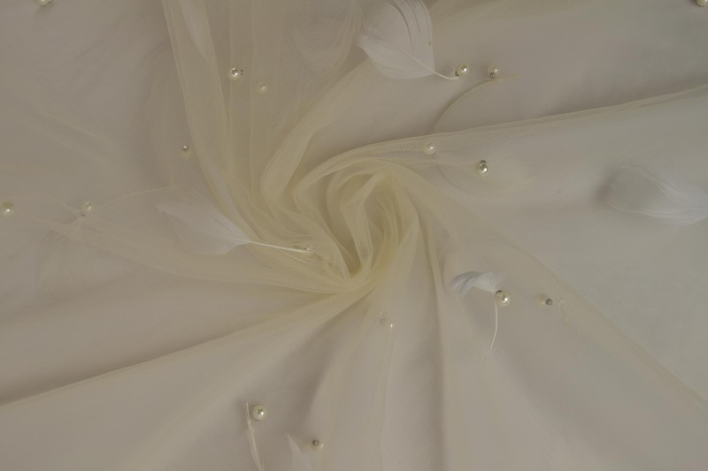 Mesh feather and pearls 09-22 champagne